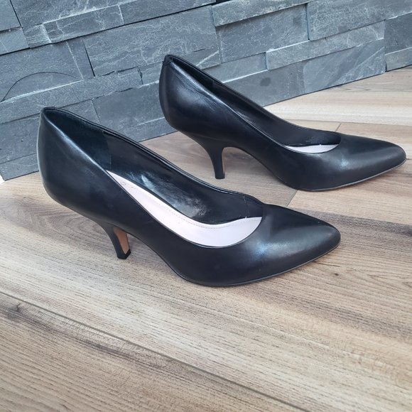 Vince Camuto black leather mid heel pumps - Picture 2 of 8